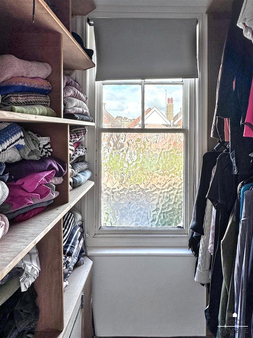 7 Bedroom House - Semi-Detached. Milton Road in Eastbourne, East Sussex 19